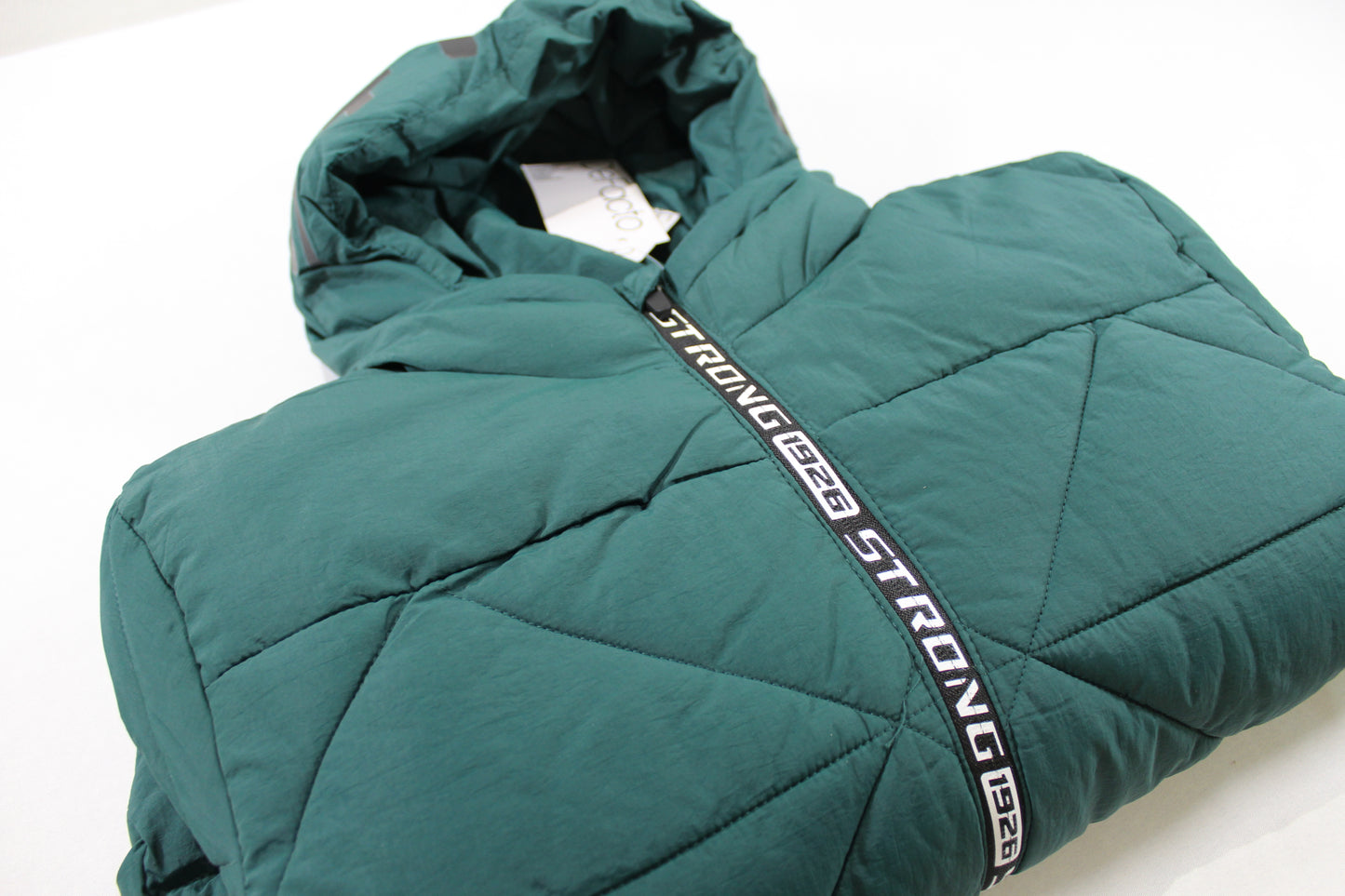 Stylische warme Winterjacke für Jungs 134/140