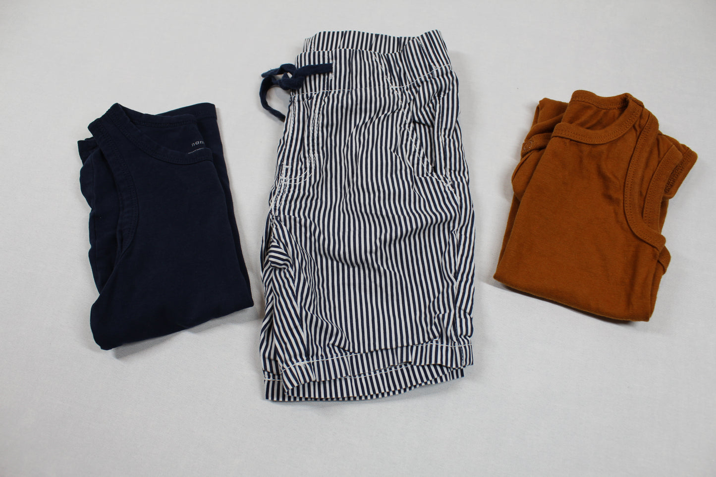 Dreierset Body Uni T-Shirt Kurze Hose gestreift 98-J