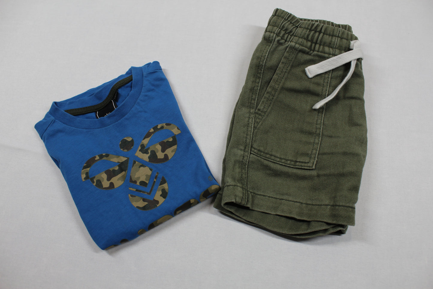 Set Blaues Motiv T-Shirt Grüne Short Jungs 92