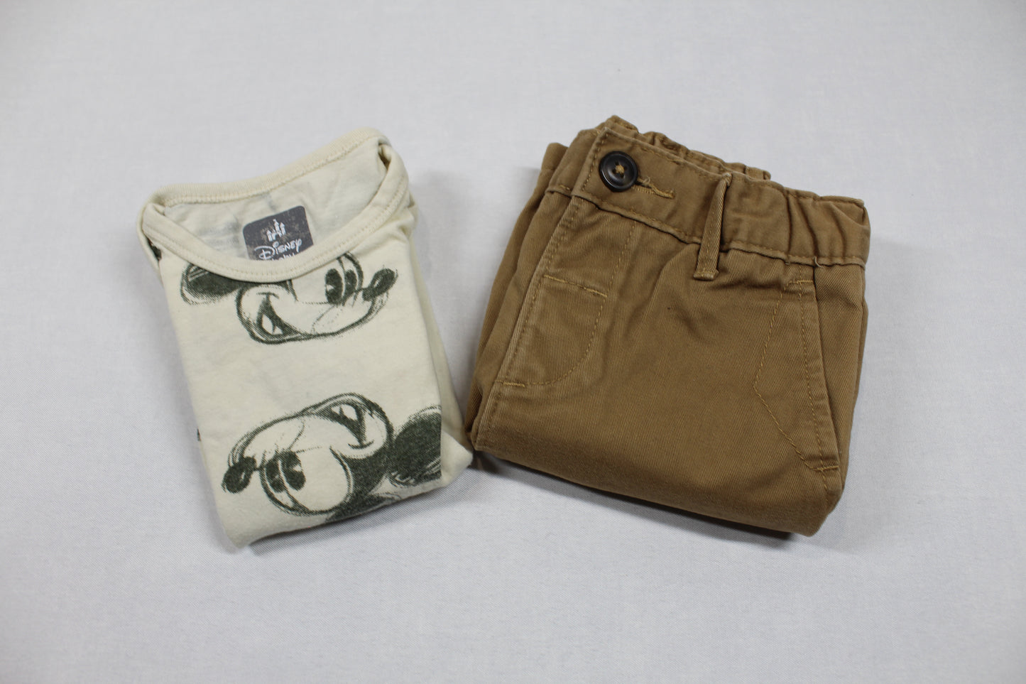 Set Body Motiv Mickey Kurze Braune Hose Jungs 86/92