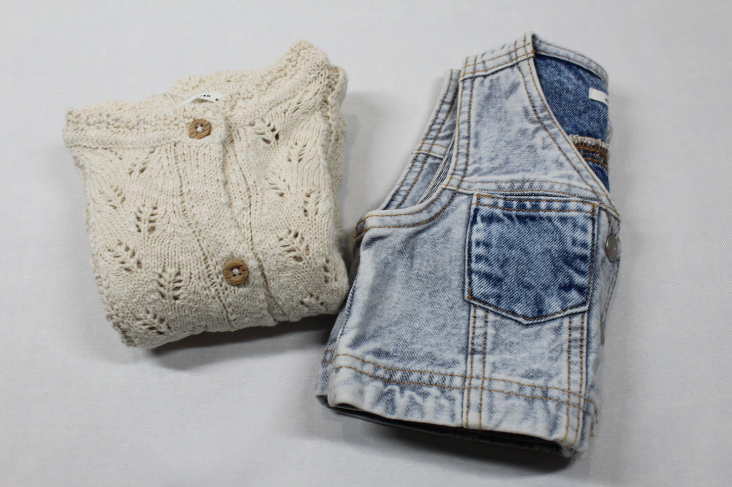 Set schöne leichte Strickweste Jeansweste kurz A-Ware Mädchen 80/86
