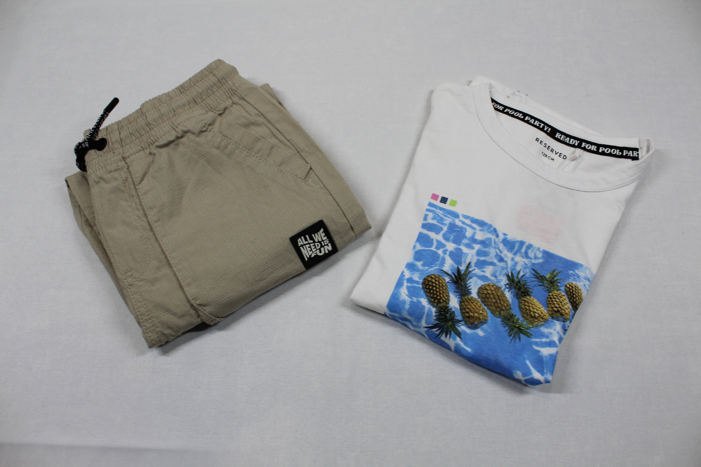 Set leichte Hose T-Shirt 122/128 Jungs