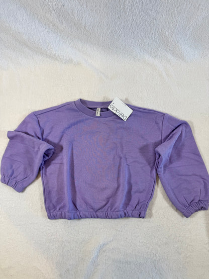 116/122 Schöner Mädchen Pullover in soft purple with long sleeves and elastic cuffs, featuring a comfortable fit perfect for casual wear and layering.