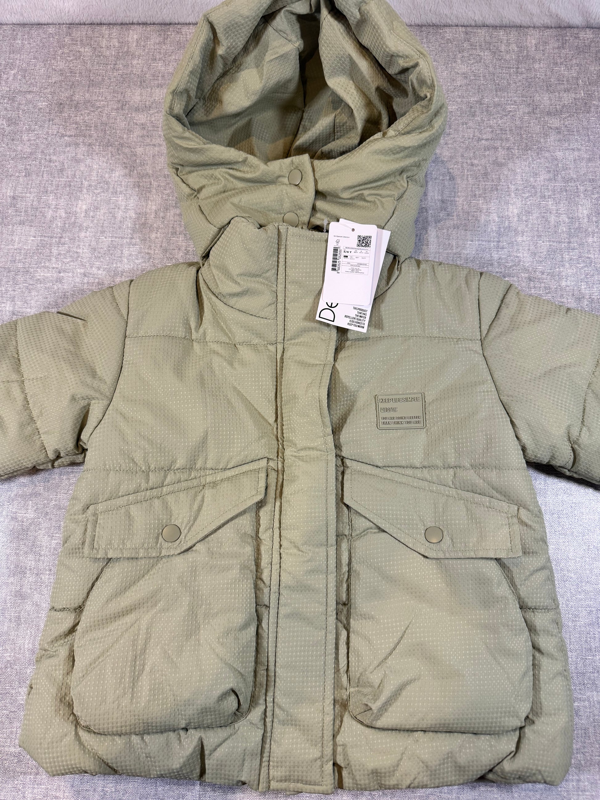 110/116 schöne Winterjacke Jungs