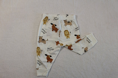 68/74 süßer Zweiteiler für Babys featuring soft white fabric with cute animal prints including lions, dogs, and tigers, ideal for comfortable everyday wear.