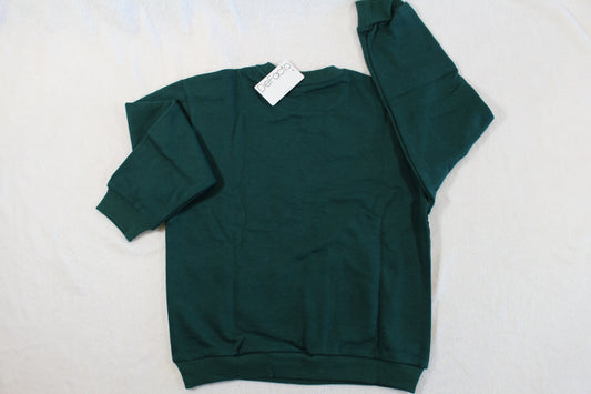 134/140 Uni Jungs Pullover in dark green laid flat on a white surface with a visible neck tag, showcasing the simple and comfortable design of this secondhand boys’ pullover.