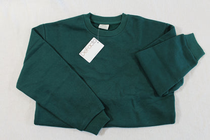 134/140 Uni Jungs Pullover in dark green, long-sleeved with ribbed cuffs and collar, laid flat on a white surface, showcasing a classic casual design.