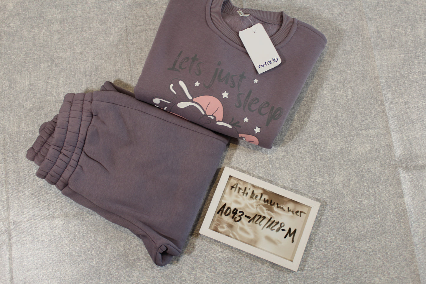 122/128 schöner Jogginganzug mit Pullover für Mädchen