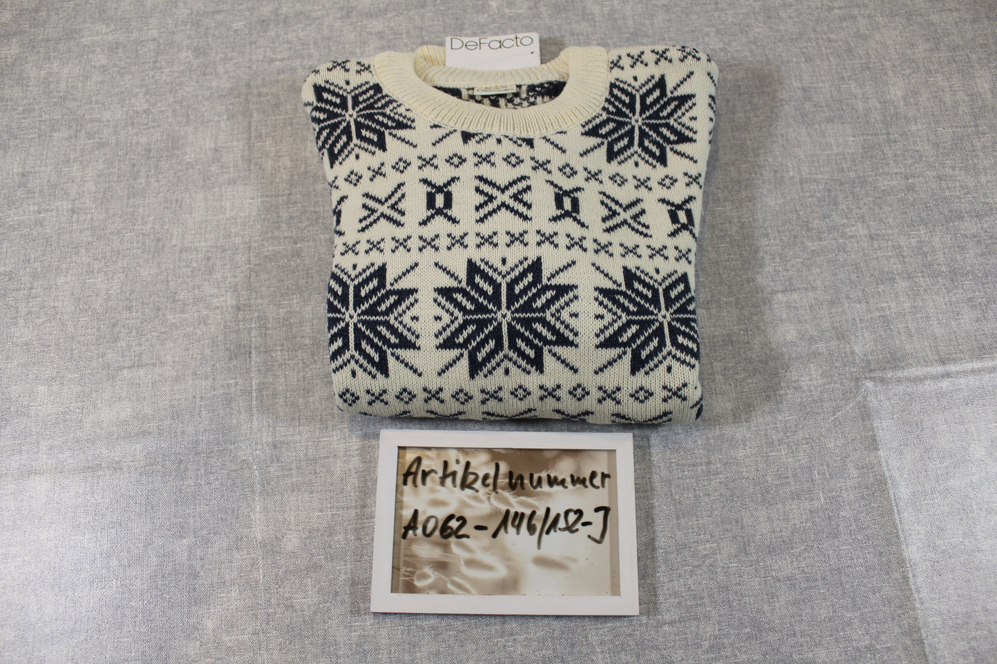 146/152 schöner Pullover Jungs