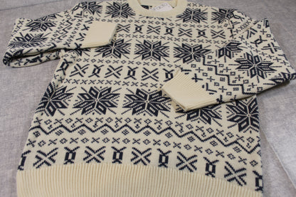 schöner Pullover Jungs 146/152