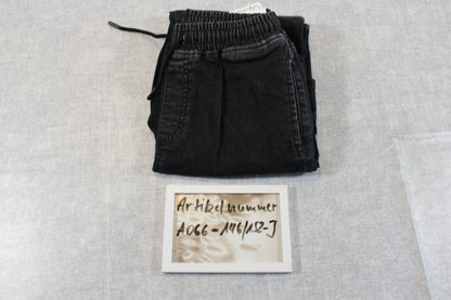 146/152 schwarze moderne Jeans Jungs