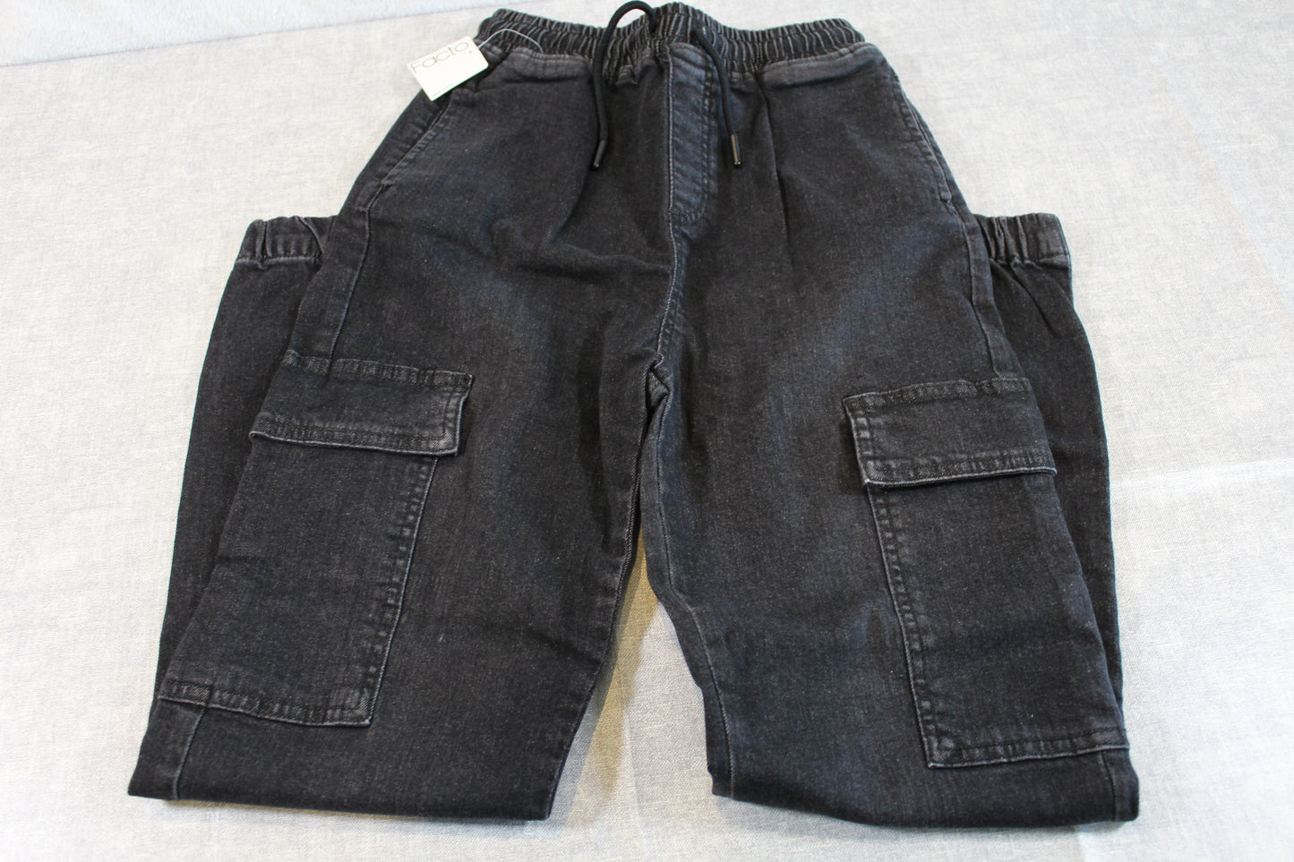 schwarze moderne Jeans Jungs 146/152