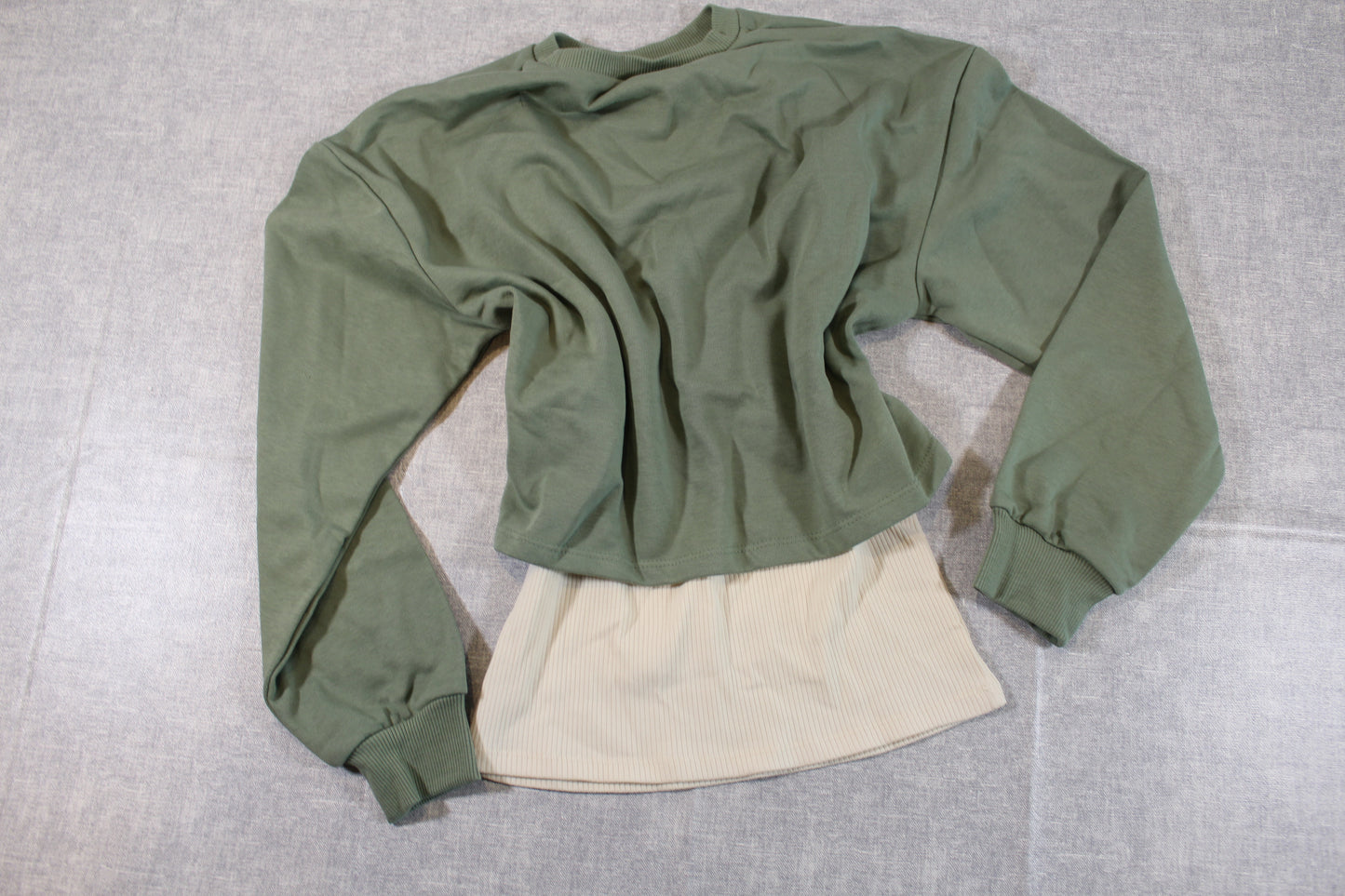 leichter stylischer  Pullover Mädchen 146/152