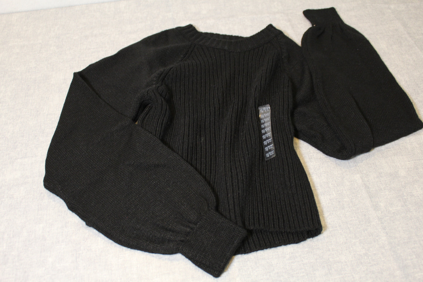 Schwarzer stylischer Pullover Mädchen 146/152