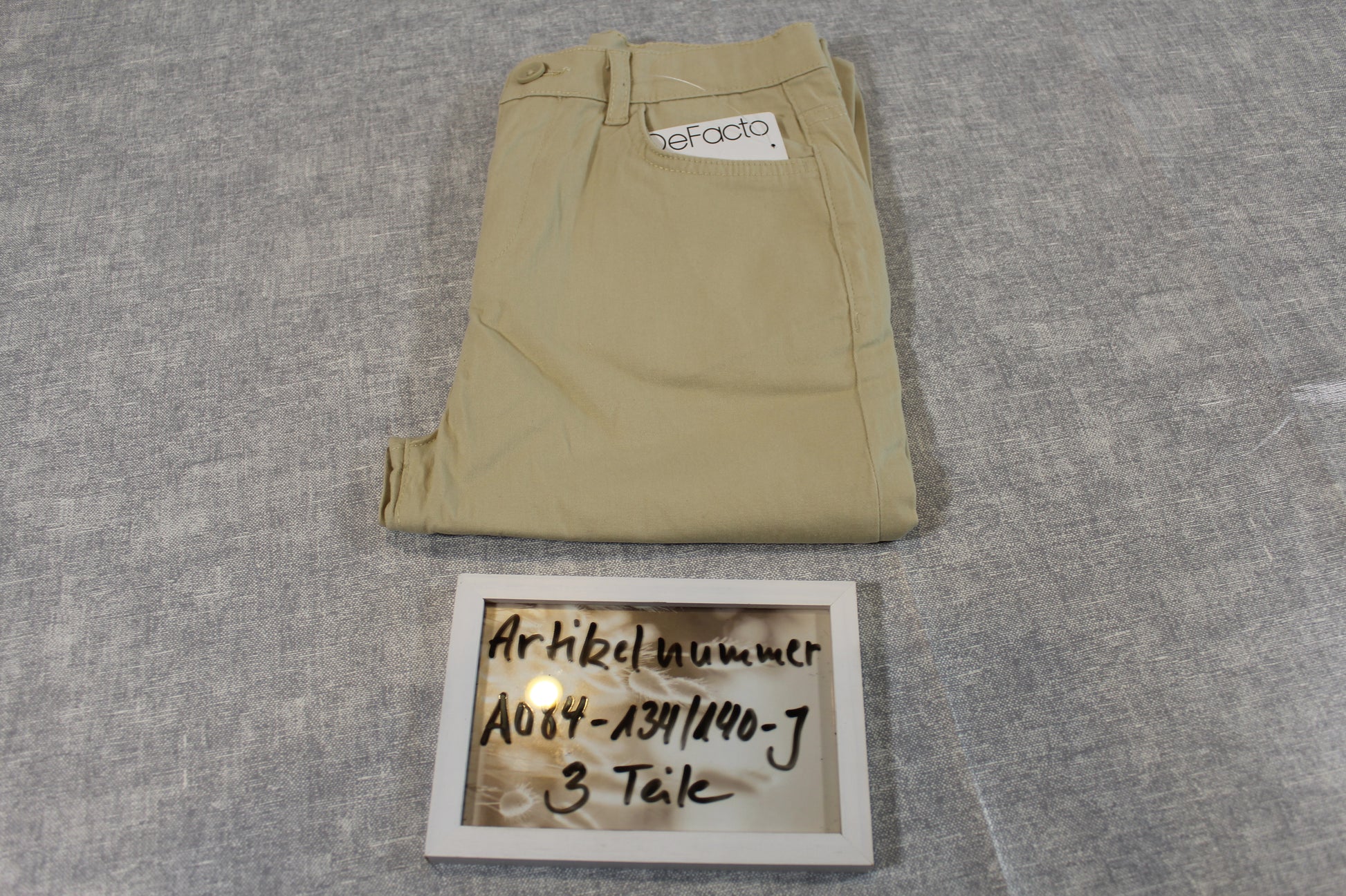134/140 Beige leichte Hose Jungs