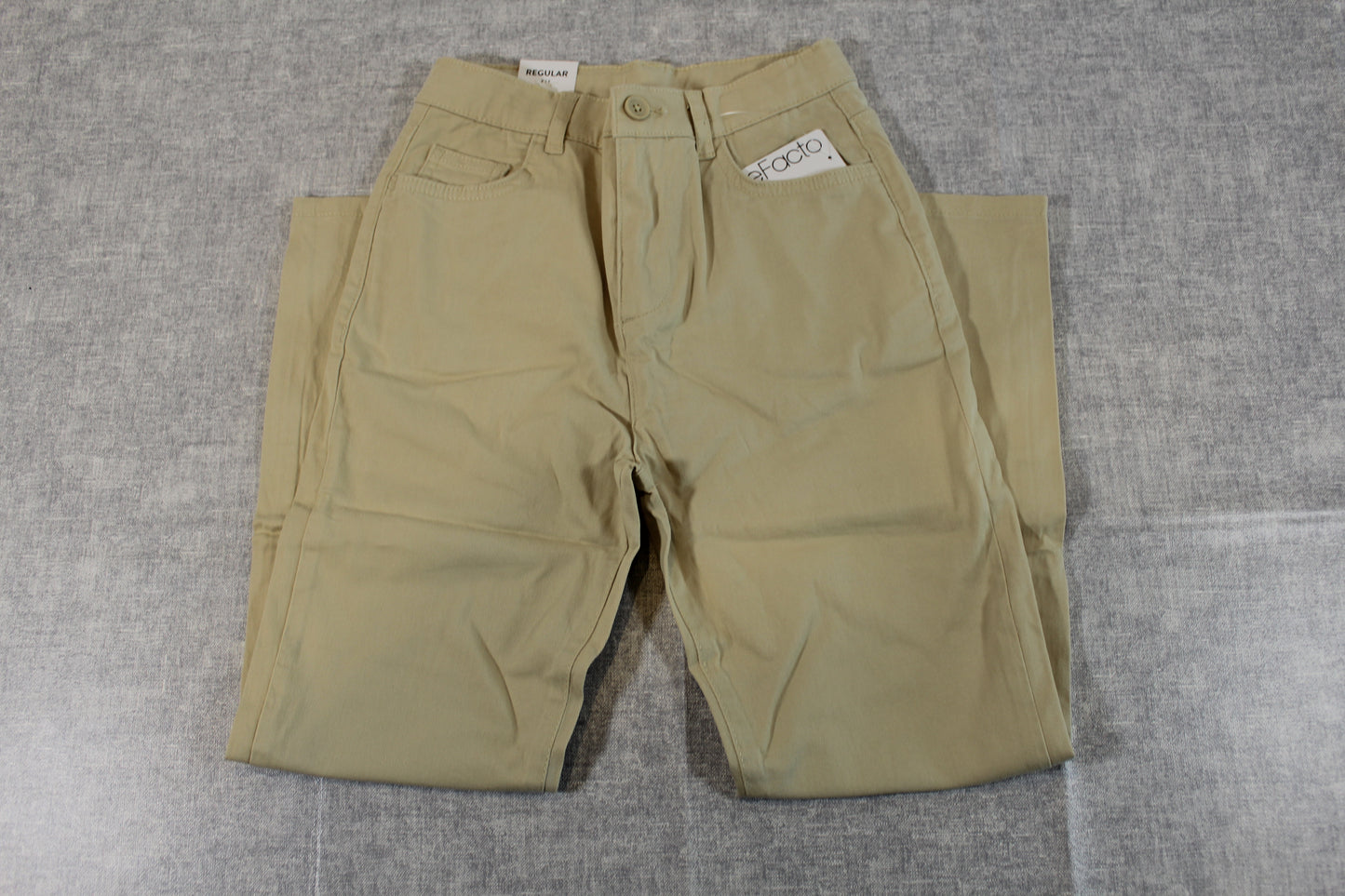 Beige leichte Hose Jungs 134/140