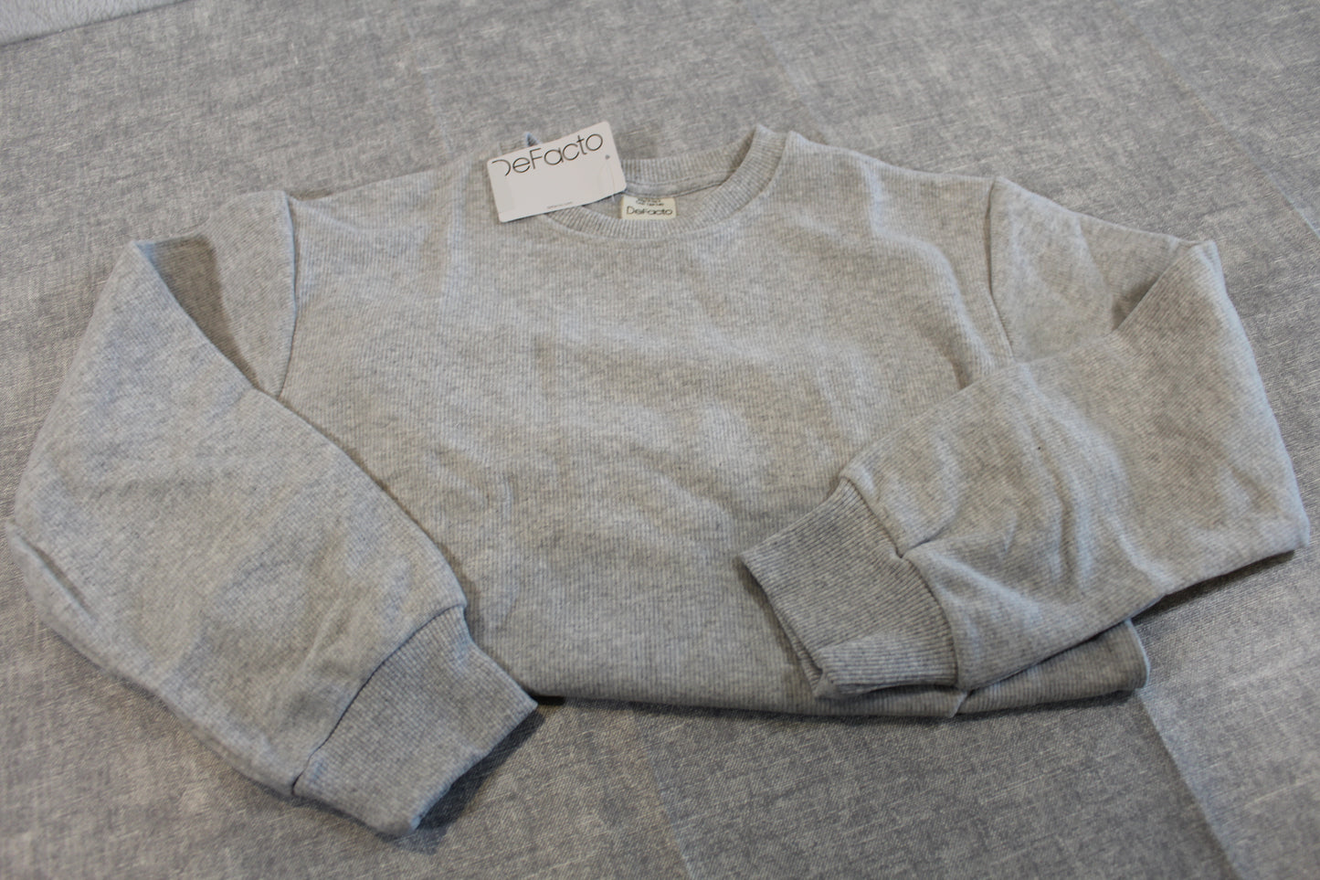 Grauer Pullover Jungs 134/140