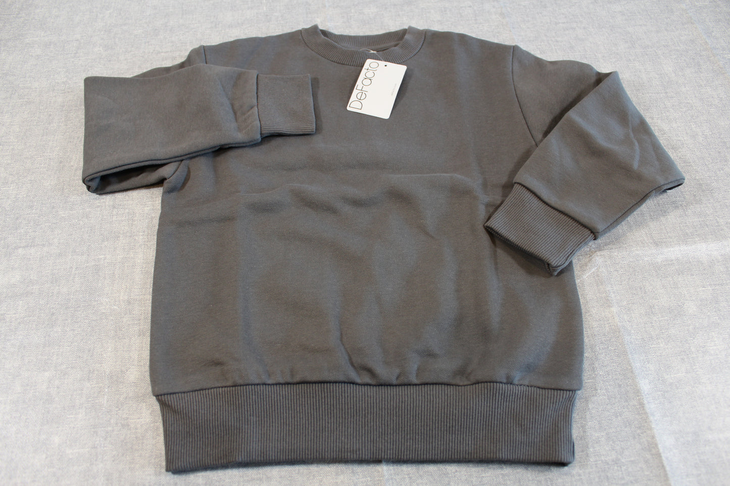 Grauer Pullover Jungs 116/122