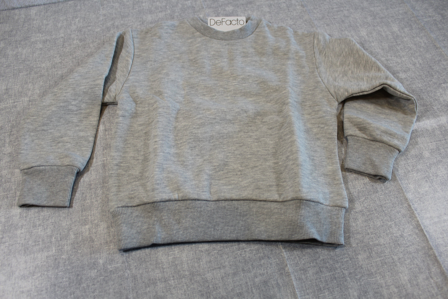 Hellgrauer Pullover Jungs 116/122