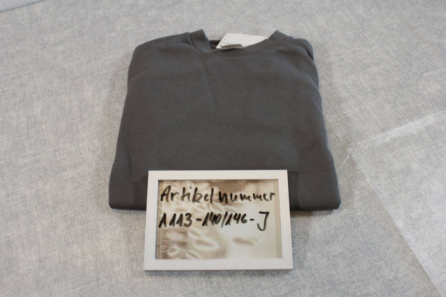 1407146 Grauer Pullover Jungs