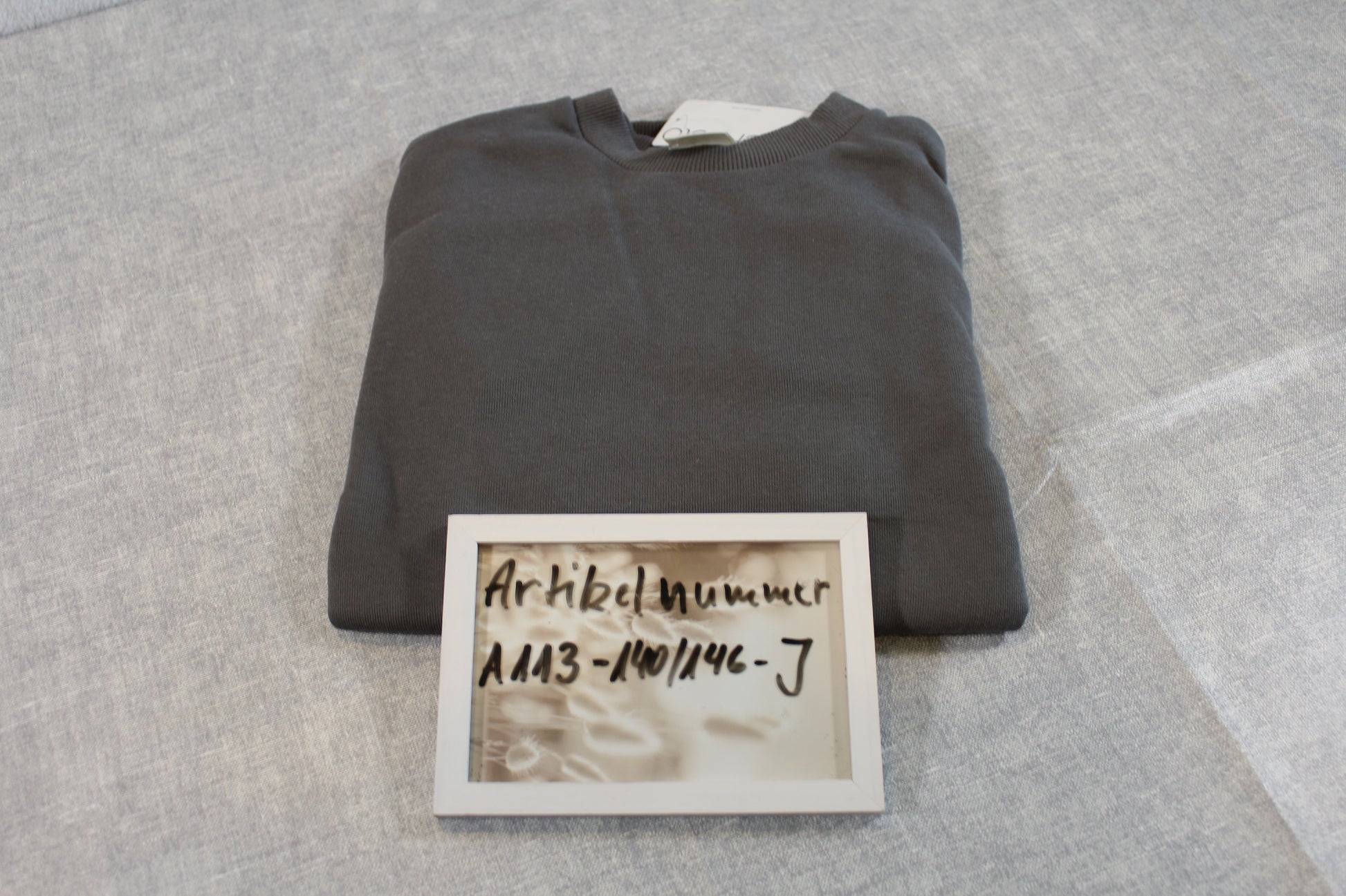 1407146 Grauer Pullover Jungs