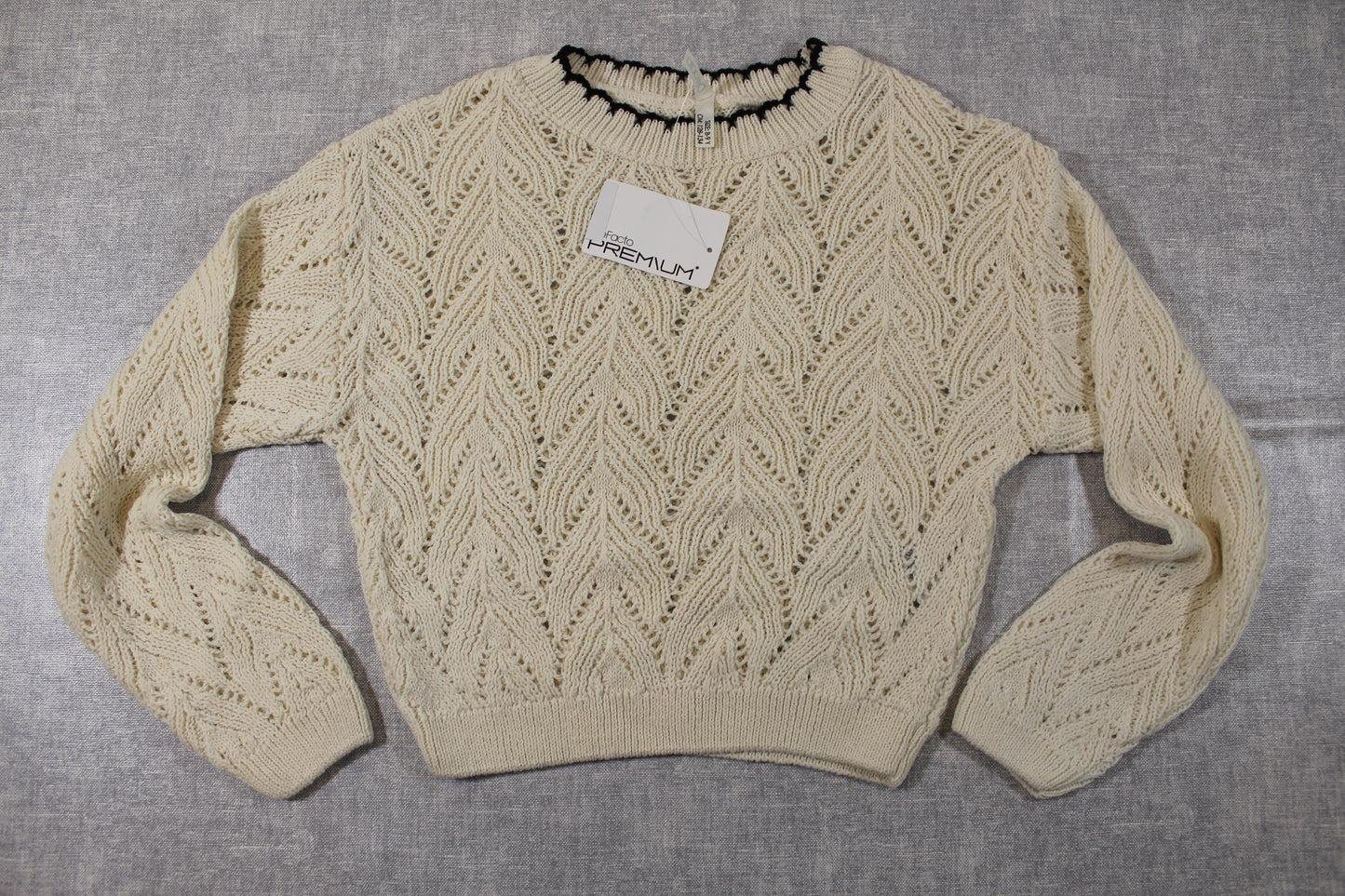 Schöner Strickpullover Mädchen 128/134
