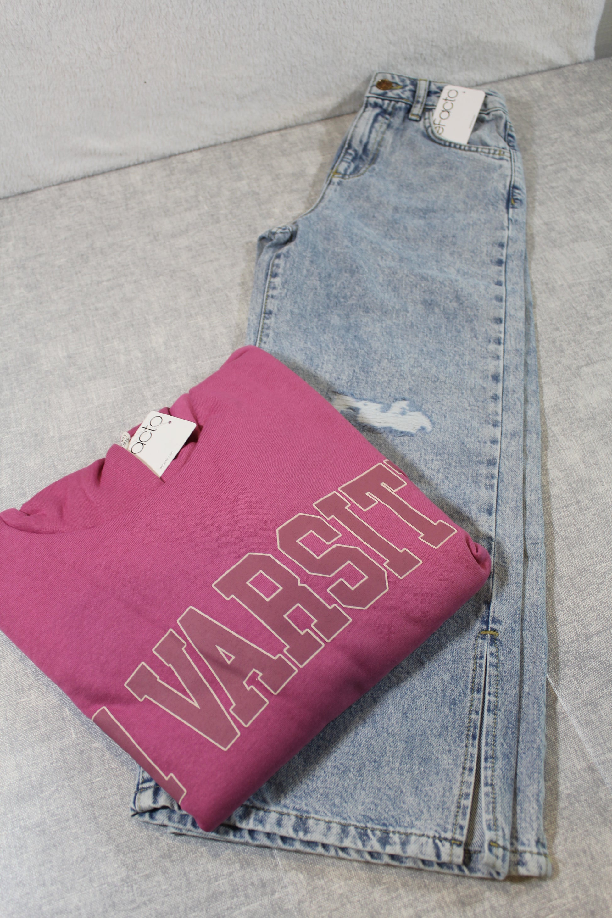128/134 Bekleidungsset stylischer Kapuzenpullover Bluejeans Mädchen