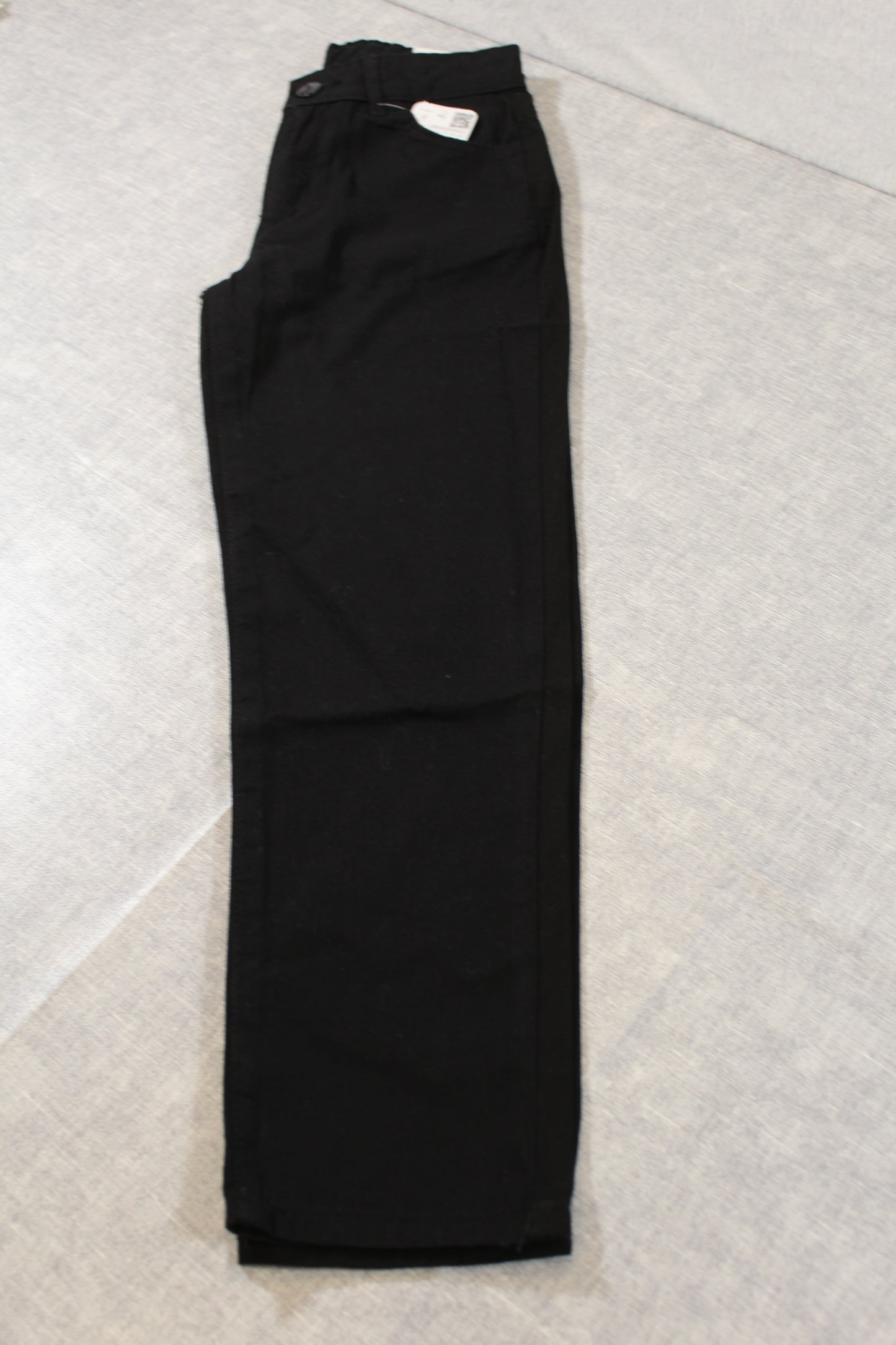 Bekleidungsset Grüner Pullover Schwarze Hose Jungs 128/134
