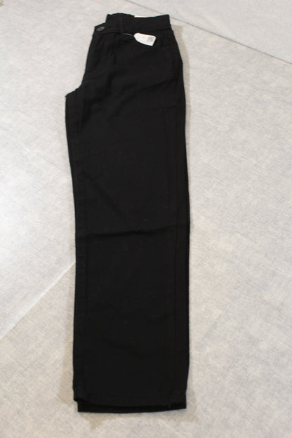 Bekleidungsset Grüner Pullover Schwarze Hose Jungs 128/134