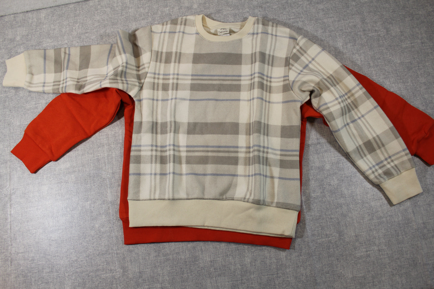 Bekleidungsset Roter Pullover Elegante Weste mit Pullover gestreift Jungs 128/134