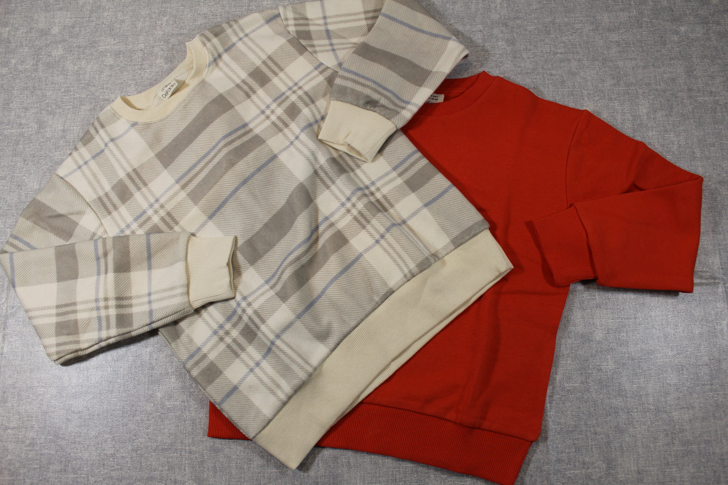 Bekleidungsset Roter Pullover Elegante Weste mit Pullover gestreift Jungs 128/134