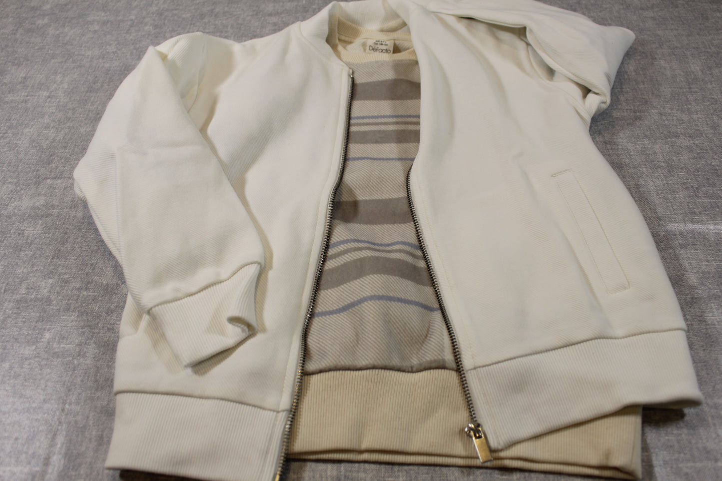 Bekleidungsset Roter Pullover Elegante Weste mit Pullover gestreift Jungs 128/134