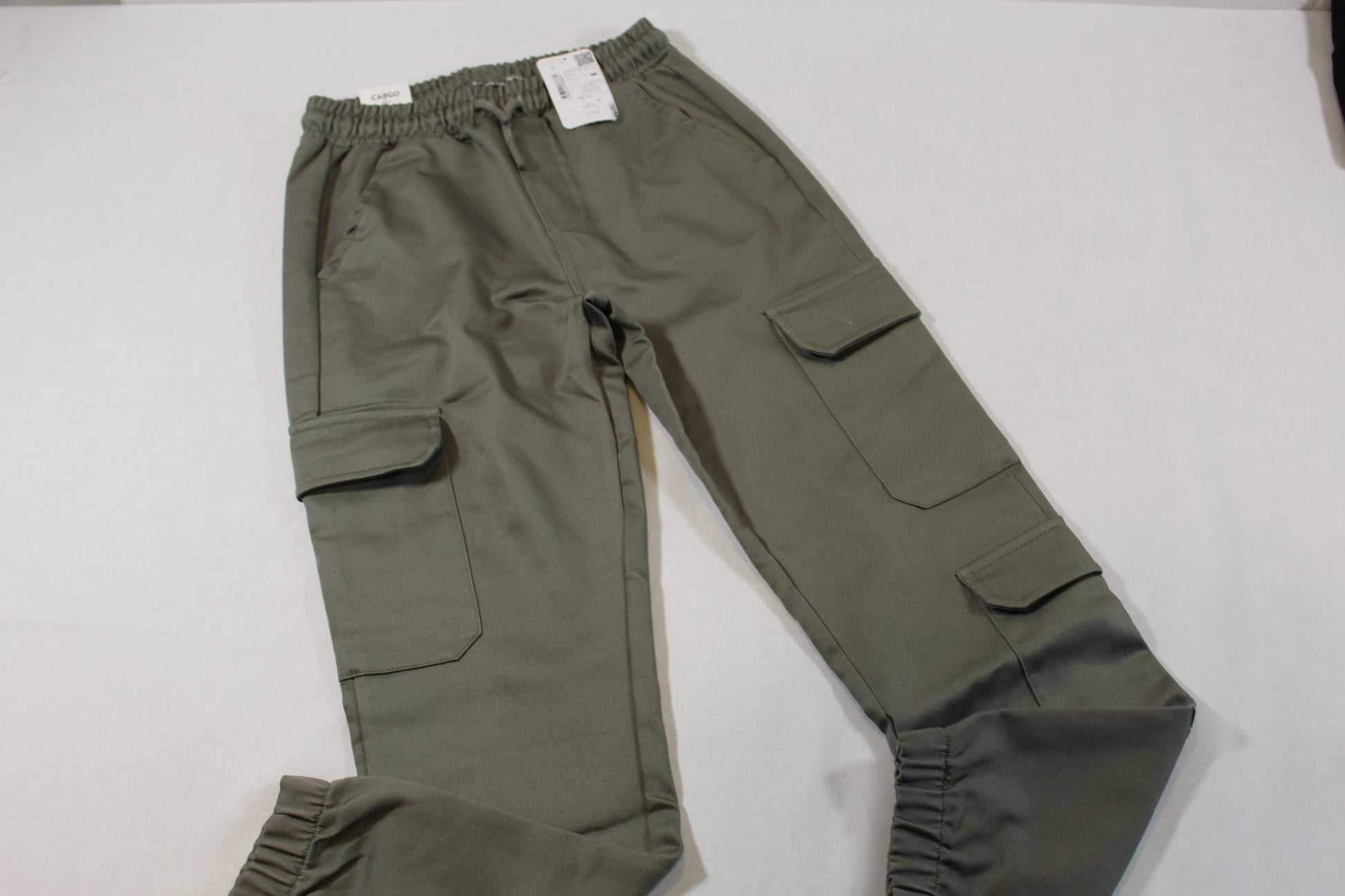 134/140 Stylische leichte Hose mit Seitentaschen Jungs
