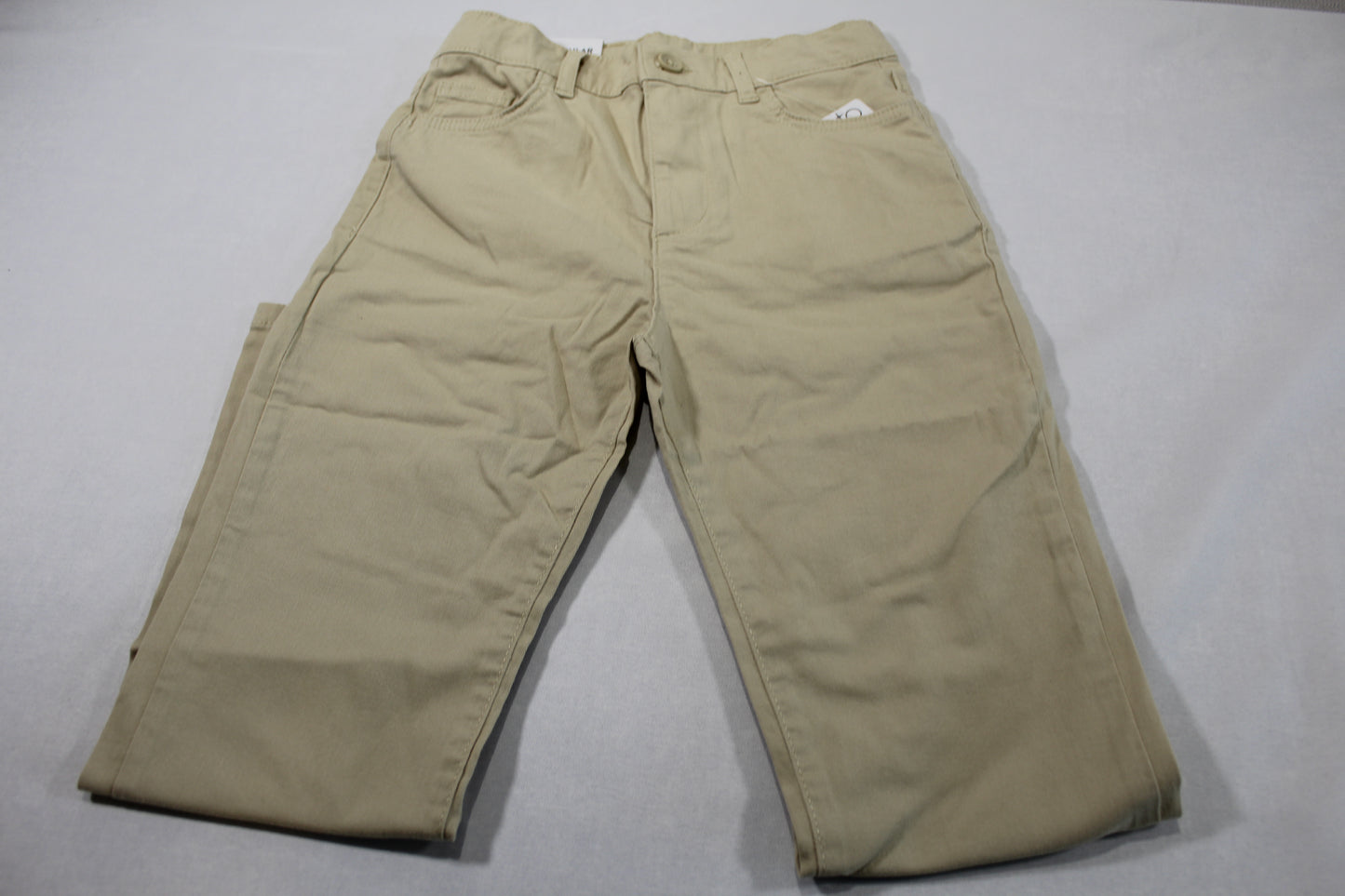 Set Beige leichte Hose Schwarzer Pullover Jungs 128/134