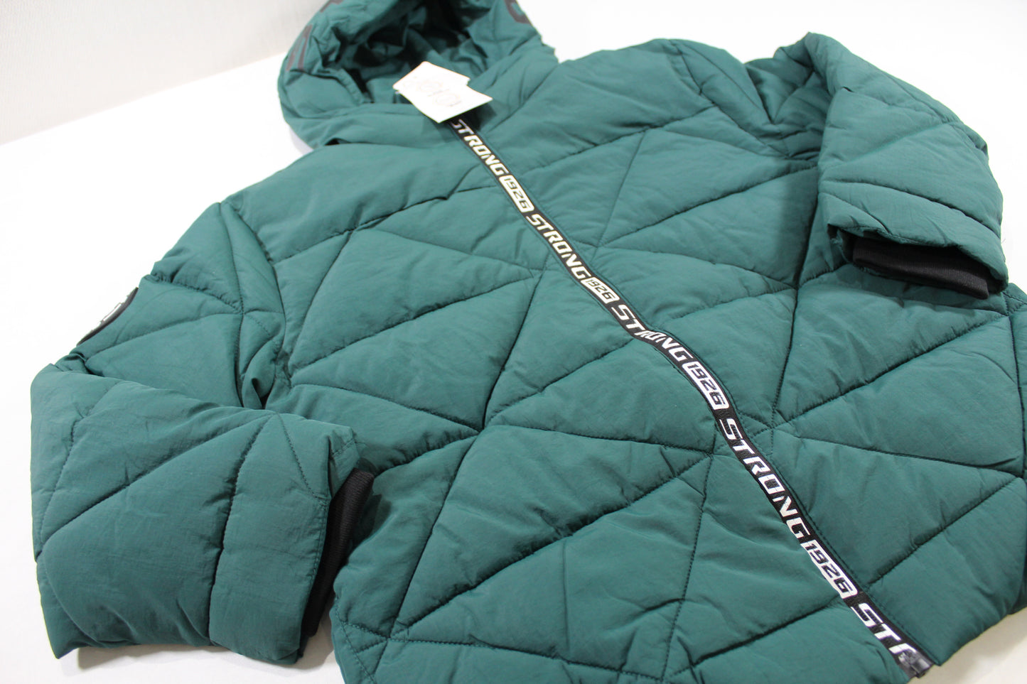 Stylische warme Winterjacke für Jungs 128/134