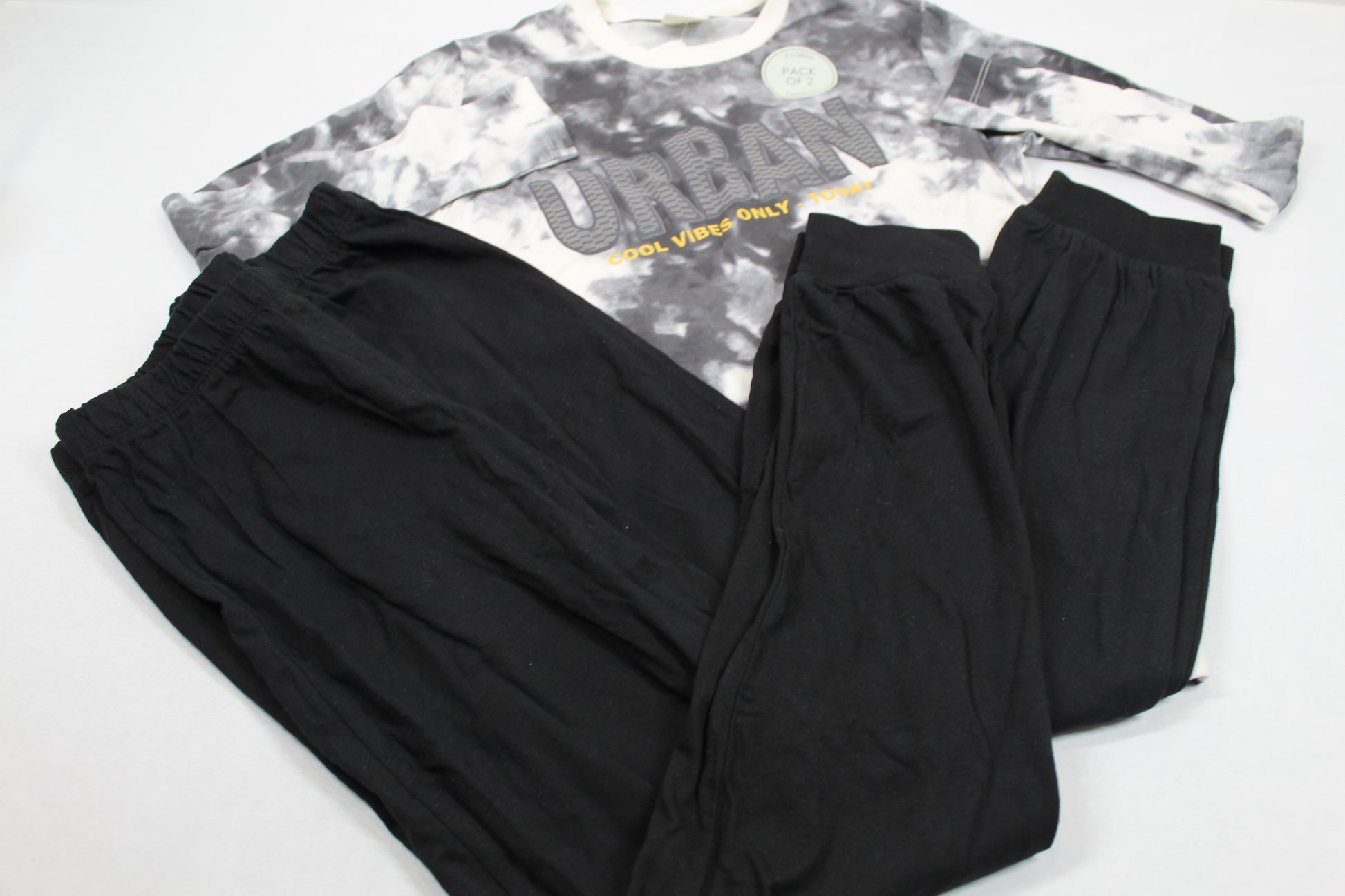 Set Zwei Schwarze Hosen Stylischen Pullover Schlafanzug Jungs 134/140
