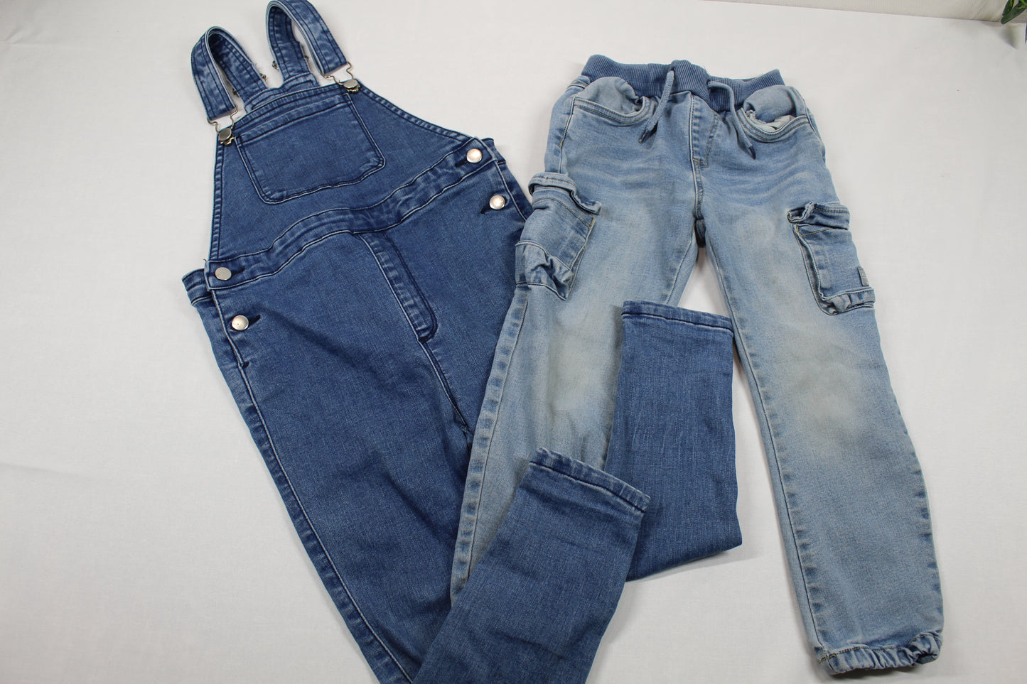 Set Blue Jeans Latzhose Seitentaschen Jeans Mädchen 104/110