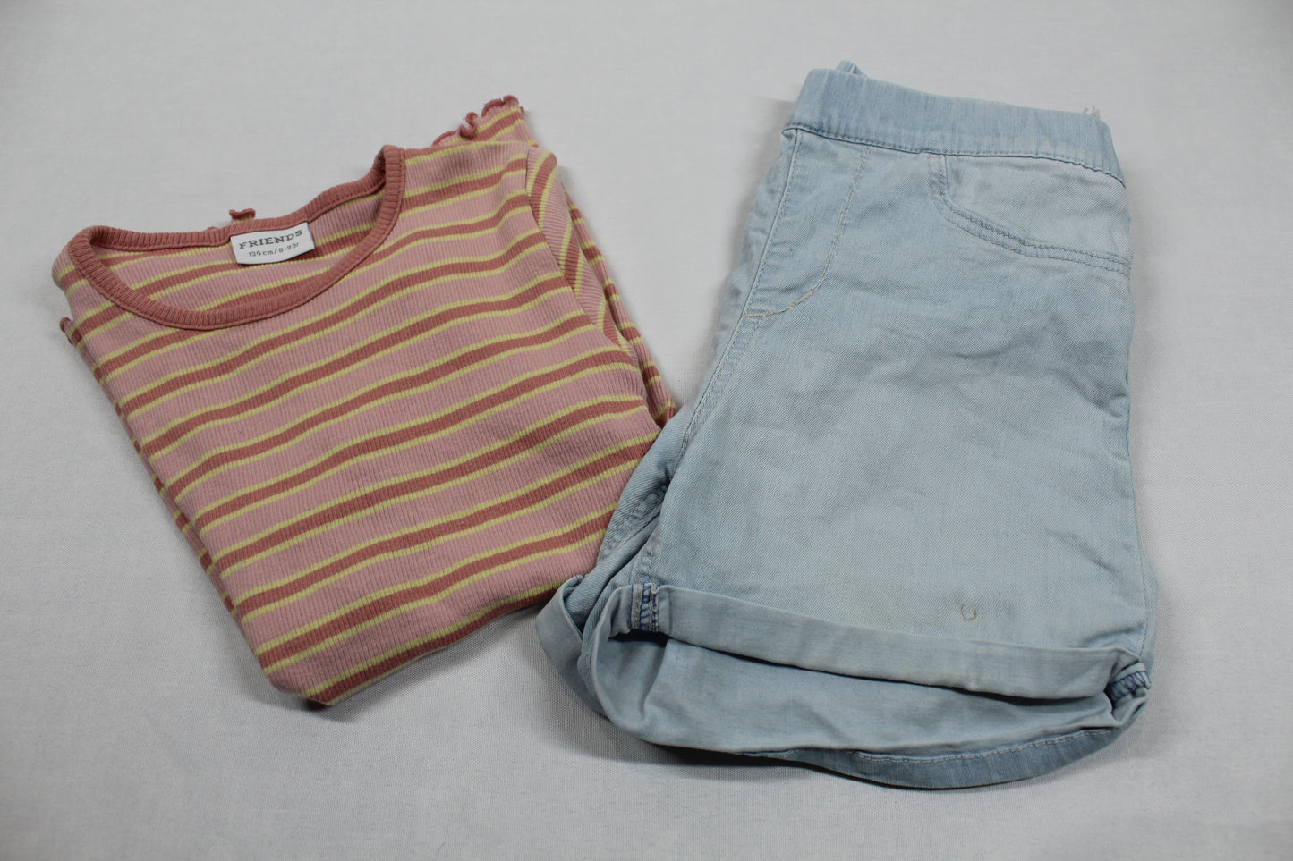 Set Kurze Hose T-Shirt Gestreift Mädchen 134/140