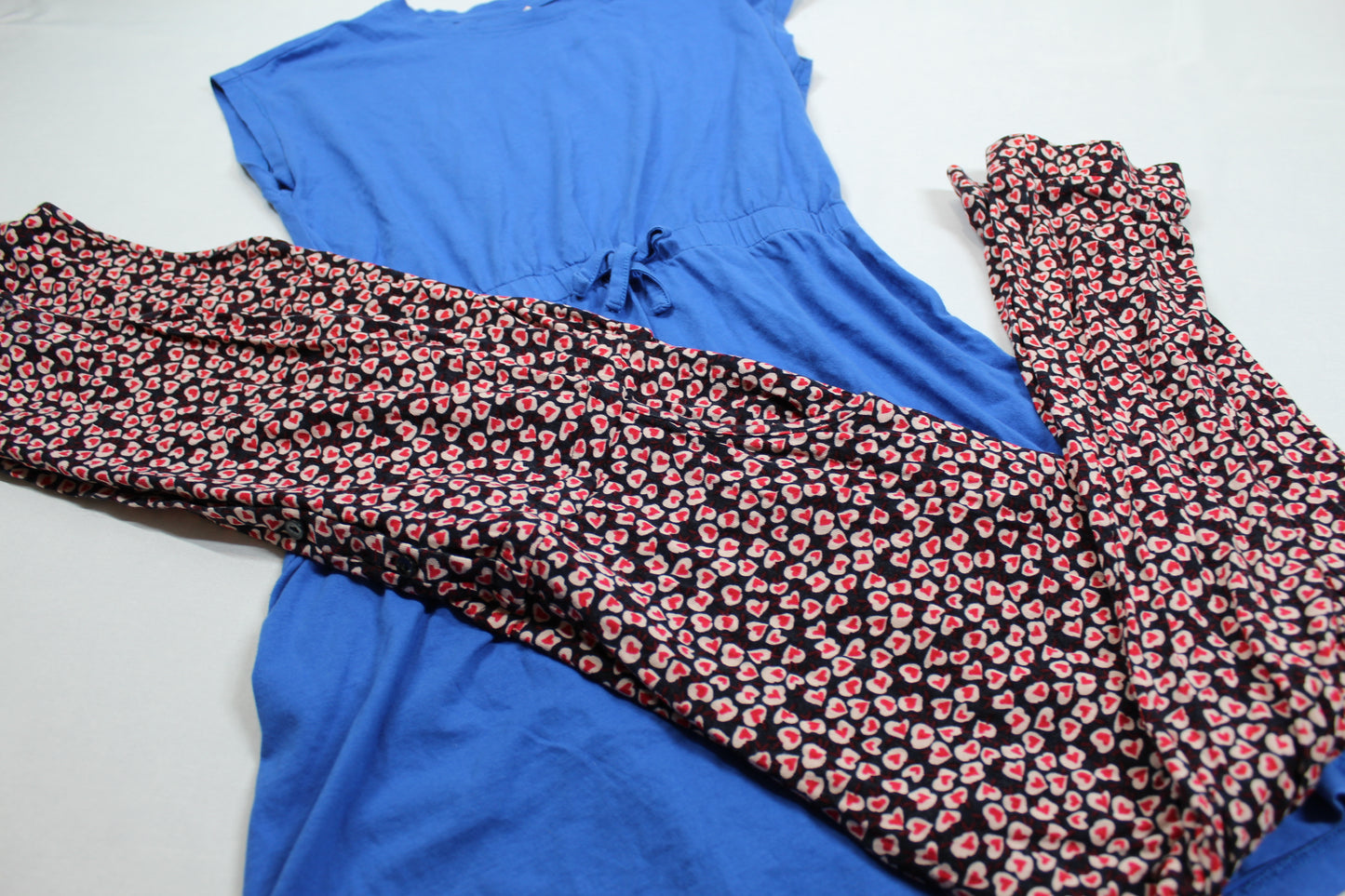 Set Blaues Kleid Leicht Jumpsuit Herzen Motiv Mädchen 146/152