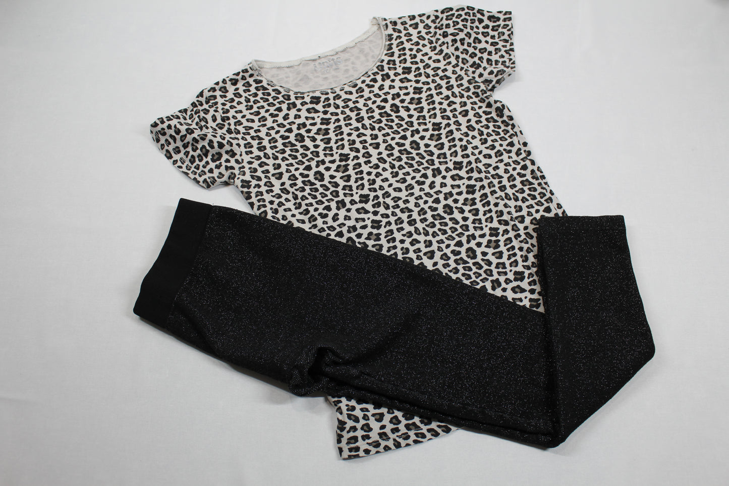 Set Leichtes T-Shirt Stylische Leggins Mädchen 146/152