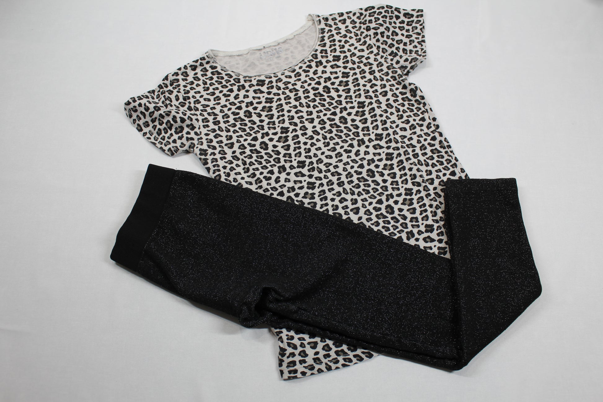 Set Leichtes T-Shirt Stylische Leggins Mädchen 146/152
