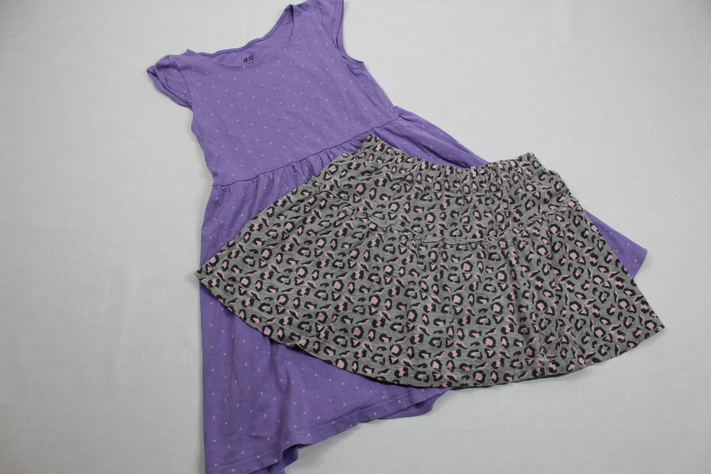 Set Leichtes Lila Kleid Kurzer Rock Muster Mädchen 110/116