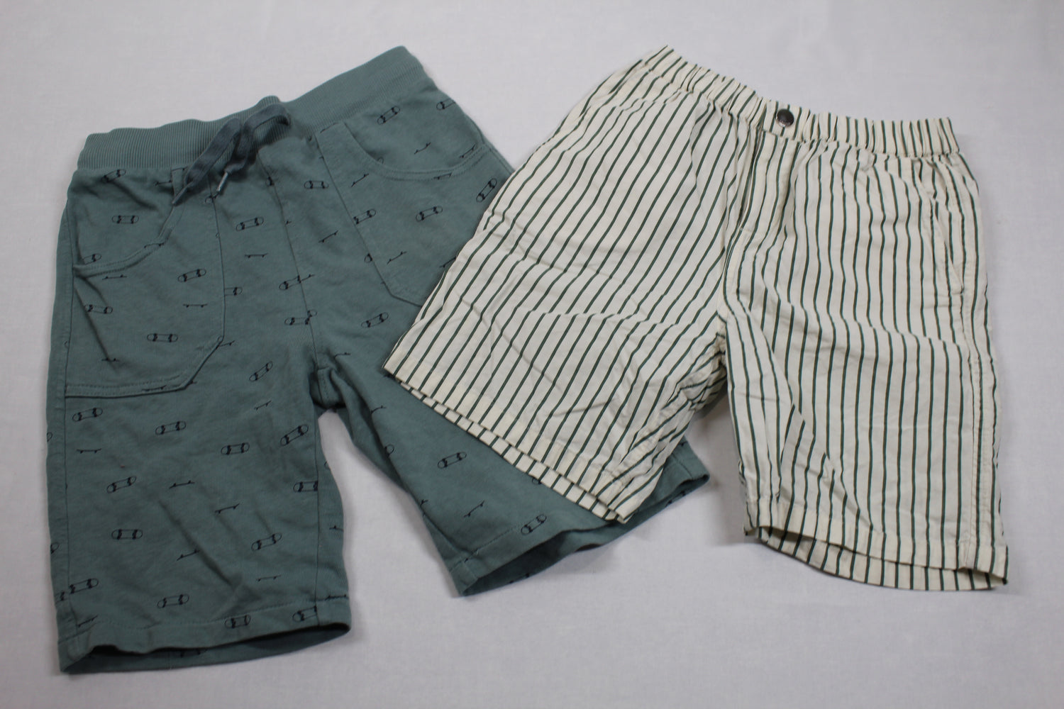 Set Kurze Hosen Motiv Gestreift Jungs 122/128