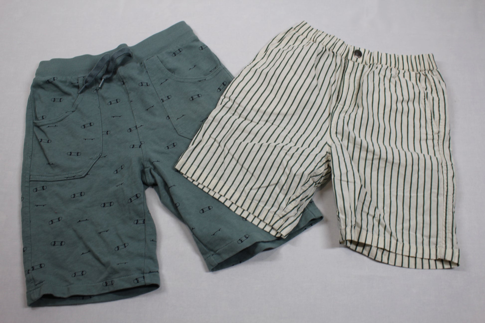Set Kurze Hosen Motiv Gestreift Jungs 122/128