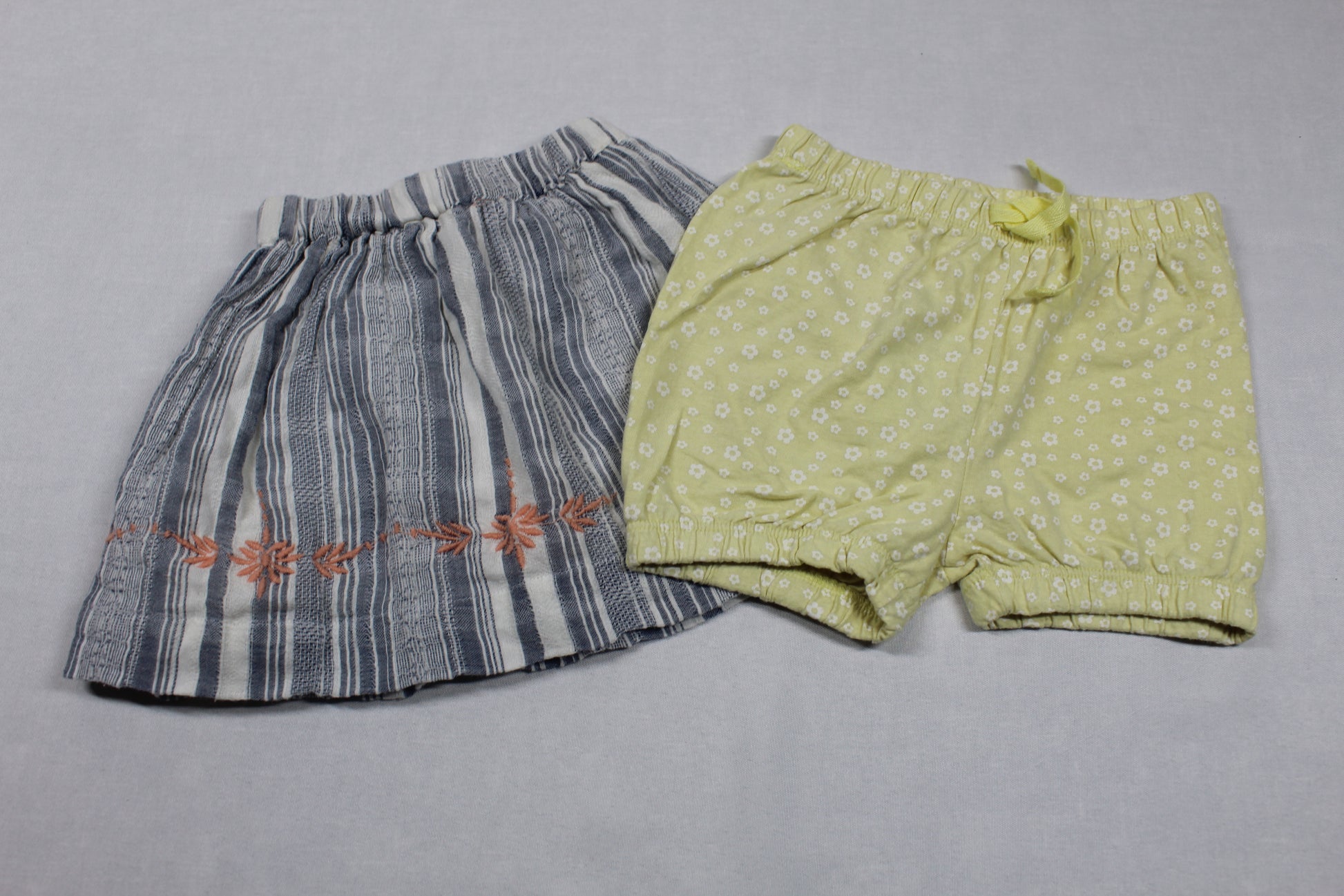 Set Kurzer Rock Gestreift Kurze Hose Gelb Mädchen 80/86