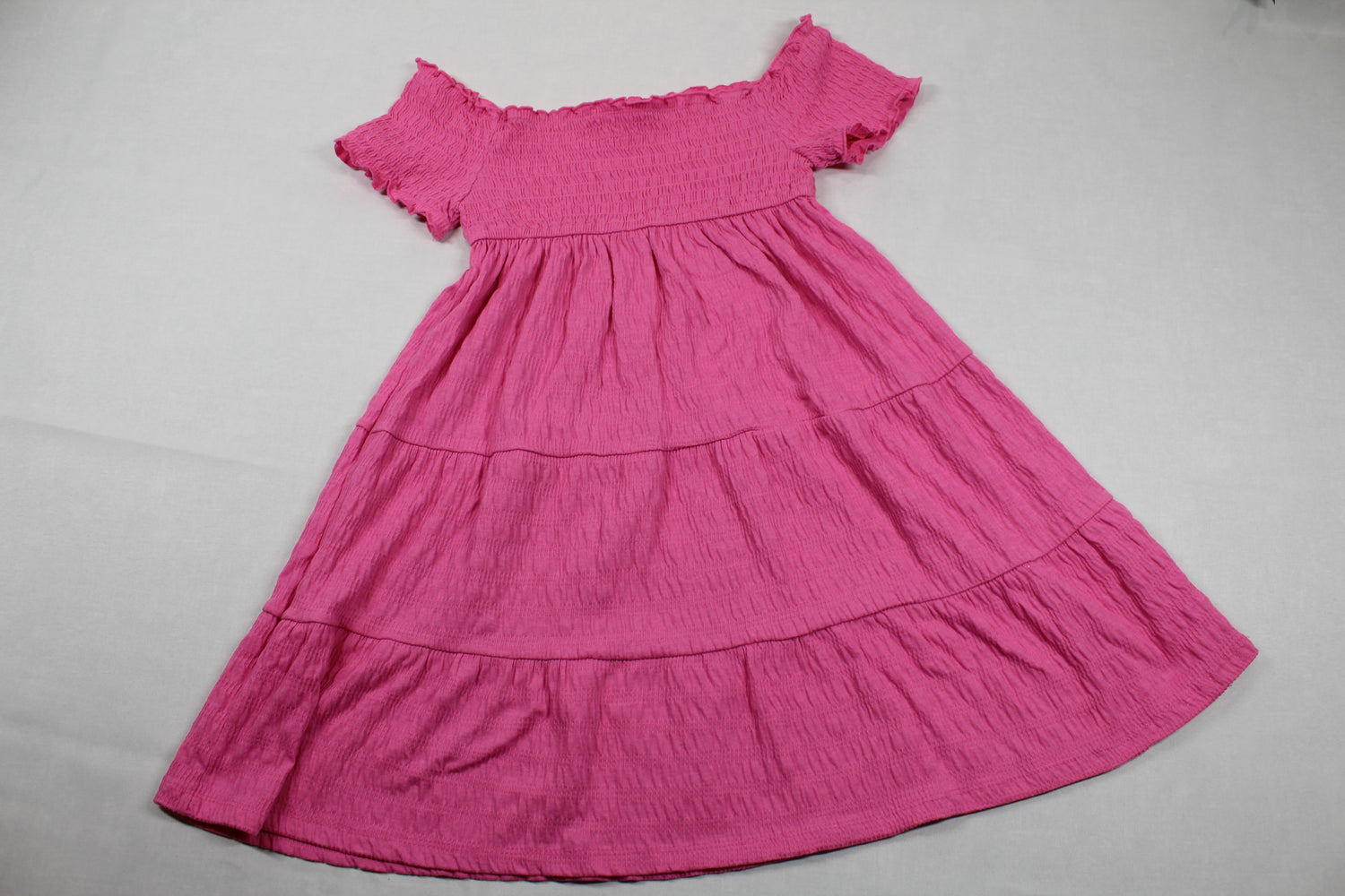 Schönes Dunkelrosa Kleid Mädchen 134/140