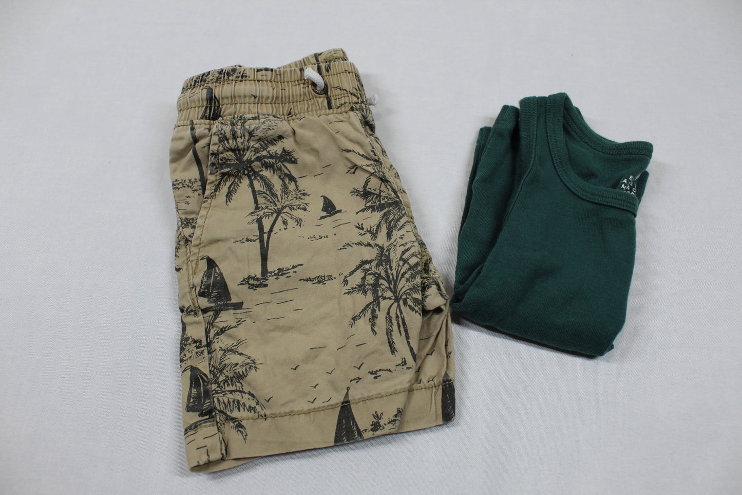 Set Grün T-Shirt Kurze Hose Motiv Jungs 92