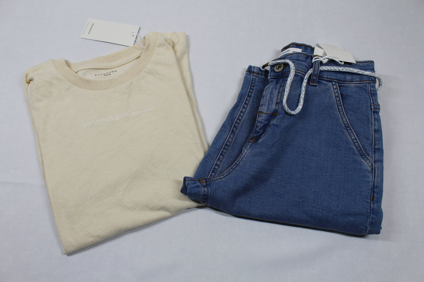 Set Sommerkleider Bluejeans T-Shirt ,sehr gefragt Jungs 146/152