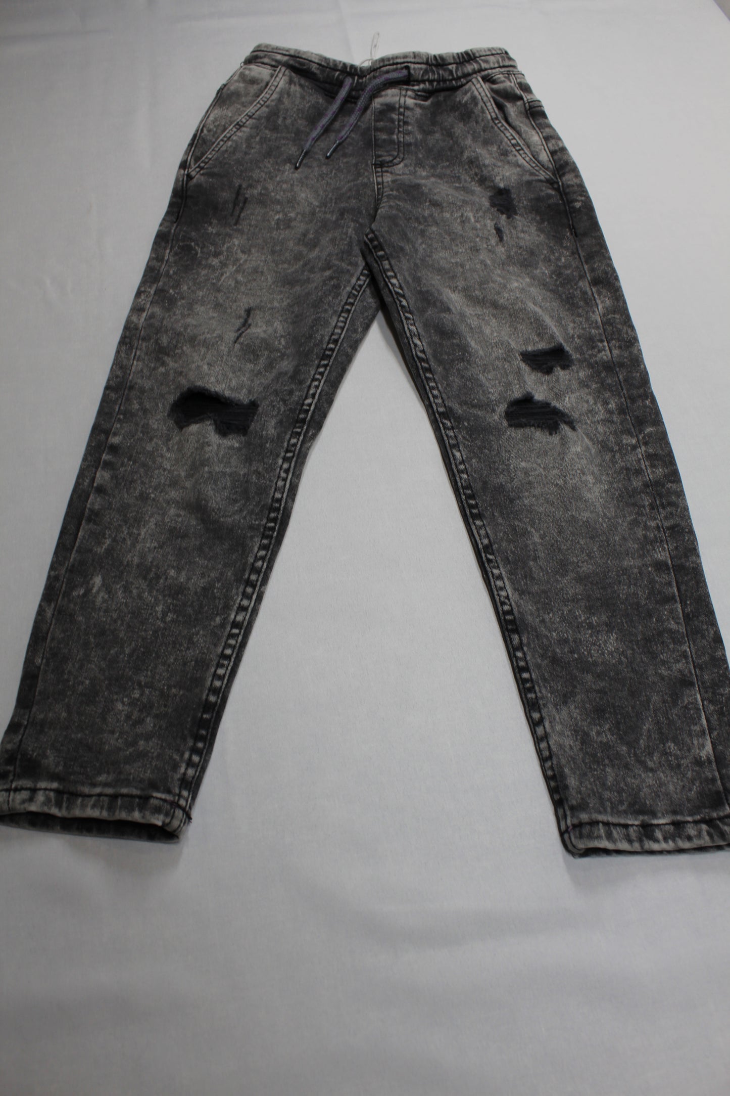 Set Stylische Kombi Jeans schwarzes T-Shirt mit Kapuze Mädchen, sehr gefragt 122/128