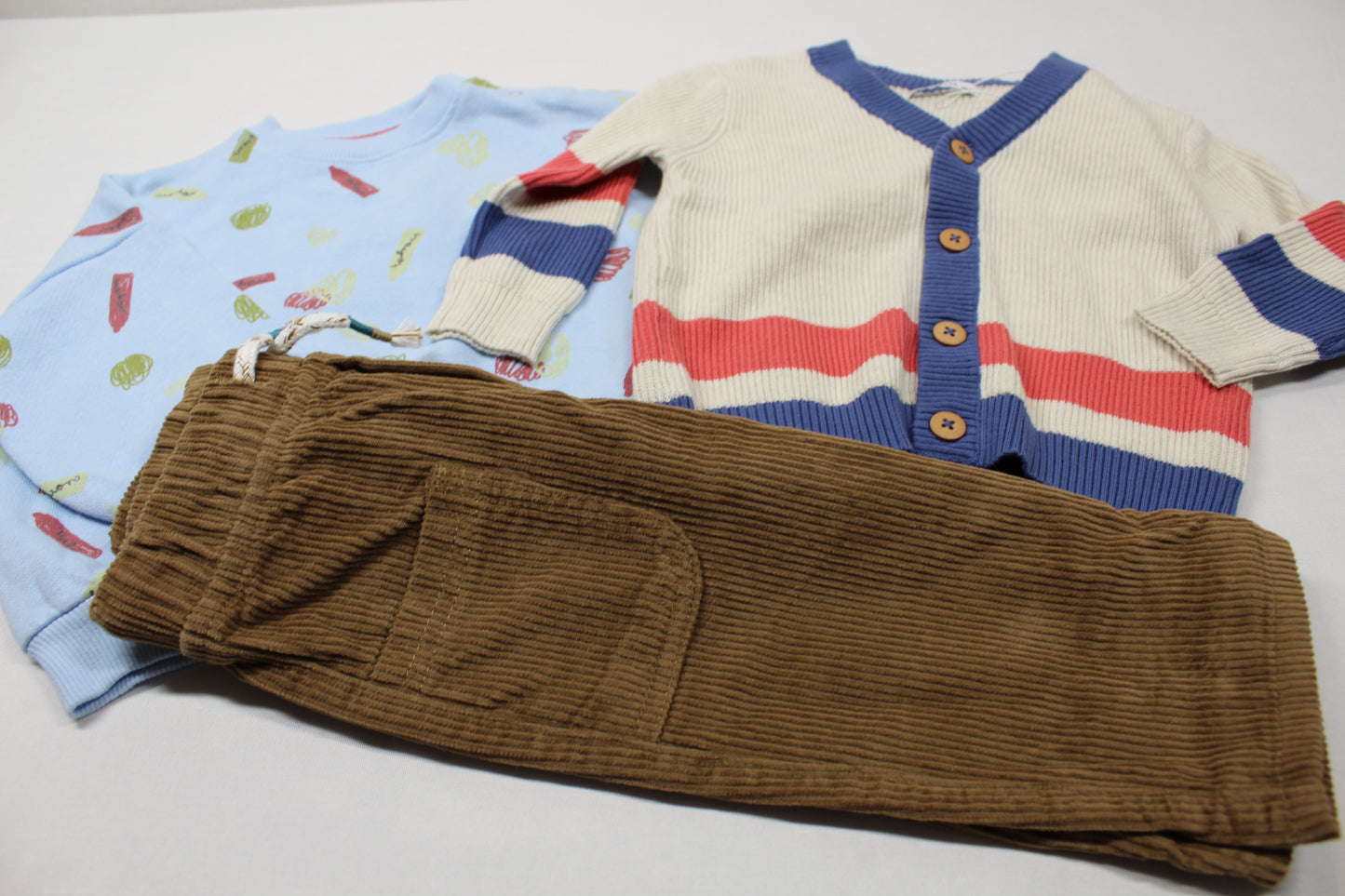 Set blauer Pullover Strickweste beige braune Korthose Jungs A-Ware 74/80